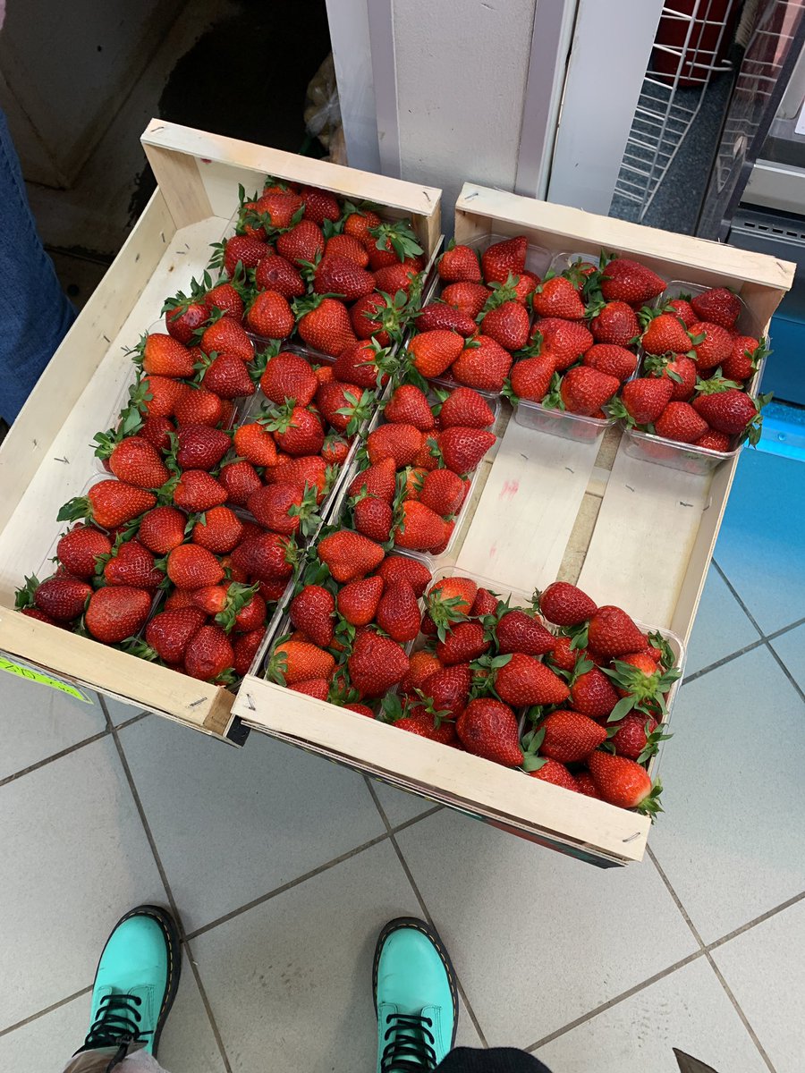 surrealist_ff's tweet photo. I love strawberries
#NFTCommunity #NFTFAM #nftphotography https://t.co/GQyTBn4EOi