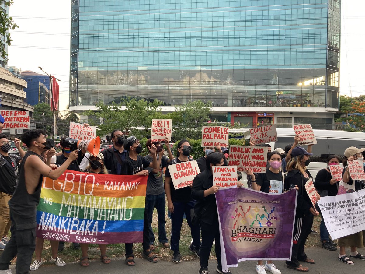 uplbperspective's tweet image. TINGNAN: Nasa Ateneo De Manila University na ang kaestudyantehan ng Timog Katagalugan para sa gaganaping Thanksgiving ng Leni-Kiko tandem, “Tayo ang Liwanag: Isang Pasasalamat.”

#Halalan2022
#KontraDaya
#NoToMarcosDuterte