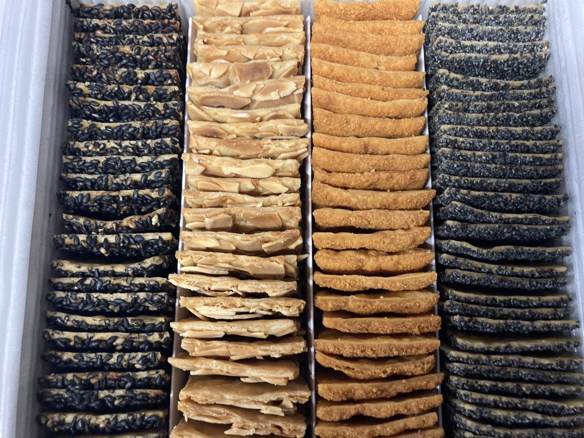 menyatryjin's tweet image. な、何これ、美味しい！
薄いのに食べ応えがしっかりあるパイ、果実感たっぷりのグミ。
いつもありがとうございます♪
とはいえ、お顔を拝見出来るだけで嬉しいので、どうかお気遣いなくお気軽にお越しくださいね！
#cororo
#クラブハリエ