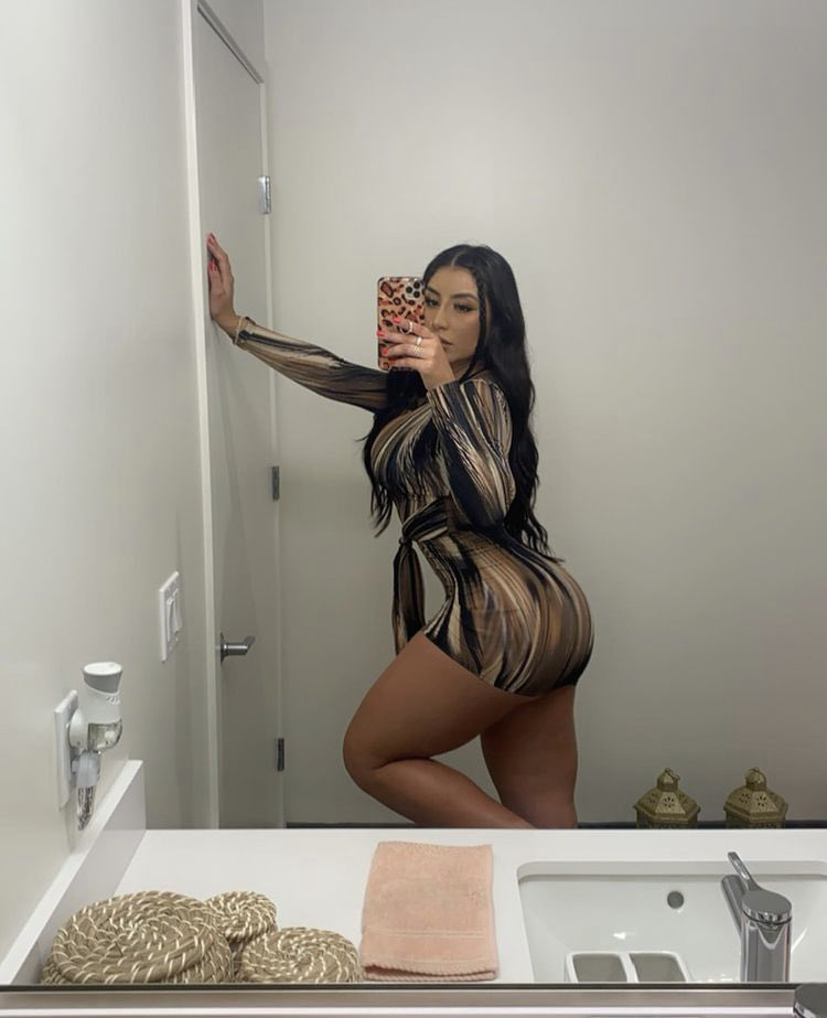 Stacy7878's tweet photo. #massage_in_kuwait 
#kuwait_massage
FWB? 🍑💦 Always Ready 
#fullbodaymassage
#massage_bodytobody
#Kuwait_callgirl https://t.co/O9AVlFqwNm
