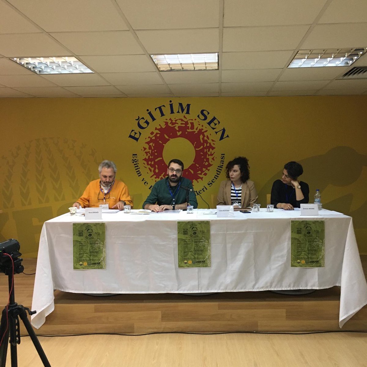 KocaelEgitimSen's tweet photo. 2 gün sürecek olan 7. Uluslararası Taner Yelkenci Hukuk ve Devlet Teorisi Sempozyumu, Eğitim Sen Kocaeli Şubesi Mevlüt Taştan Salonu'nda başladı. https://t.co/q2UllhXb7s