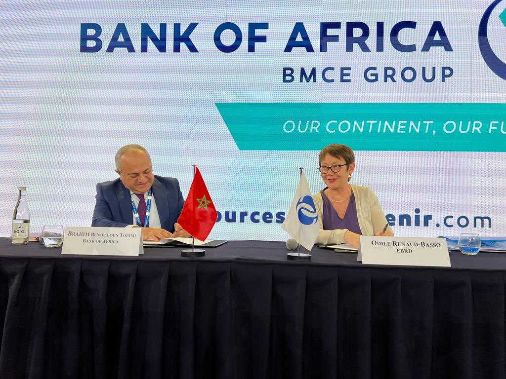 EBRD's tweet photo. Proud to be developing green finance in Morocco! 

We signed the agreement with 
@Bank_OfAfrica to develop a green sustainable finance framework for BOA ahead of its first social bond issuance. 

https://t.co/odSsKoYBh4 https://t.co/YzHE9AmTS0