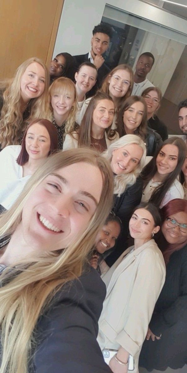UniNorthants's tweet photo. Congratulations to third year #Adstudents from #uon as they had and completed their agency day yesterday in London with VMLY&R London presenting their Creative ideas.
Special thanks to @VMLYRLondon ,@splaurie , Billy Little & Allan Fraser-Rush.
#uninorthants https://t.co/utHBH1wQn1