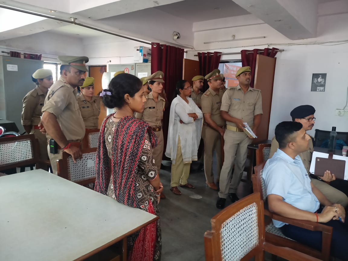 आज़ दिनांक 13.05.2022 को एसपी सर द्वारा वन स्टॉप सेंटर कासगंज का औचक निरीक्षण किया गया।