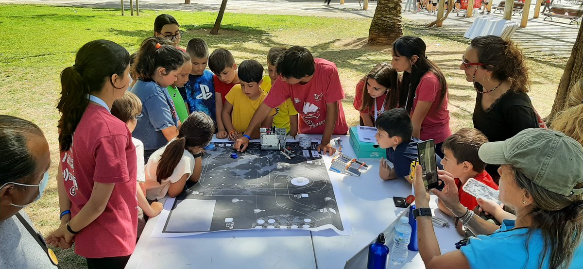 Robosapiens (@robosapiens) on Twitter photo Avui estam a la #DiadadelaPrimavera al #ParcdeSonGibert exposant el nostre robot #Botijo <a href="/FLL_Spain/">FIRST LEGO League SPAIN</a> #ROBOTICacts <a href="/epsuib/">Escola Politècnica Superior de la UIB</a> #morethanrobots Avui estam a la #DiadadelaPrimavera al #ParcdeSonGibert exposant el nostre robot #Botijo <a href="/FLL_Spain/">FIRST LEGO League SPAIN</a> #ROBOTICacts <a href="/epsuib/">Escola Politècnica Superior de la UIB</a> #morethanrobots
