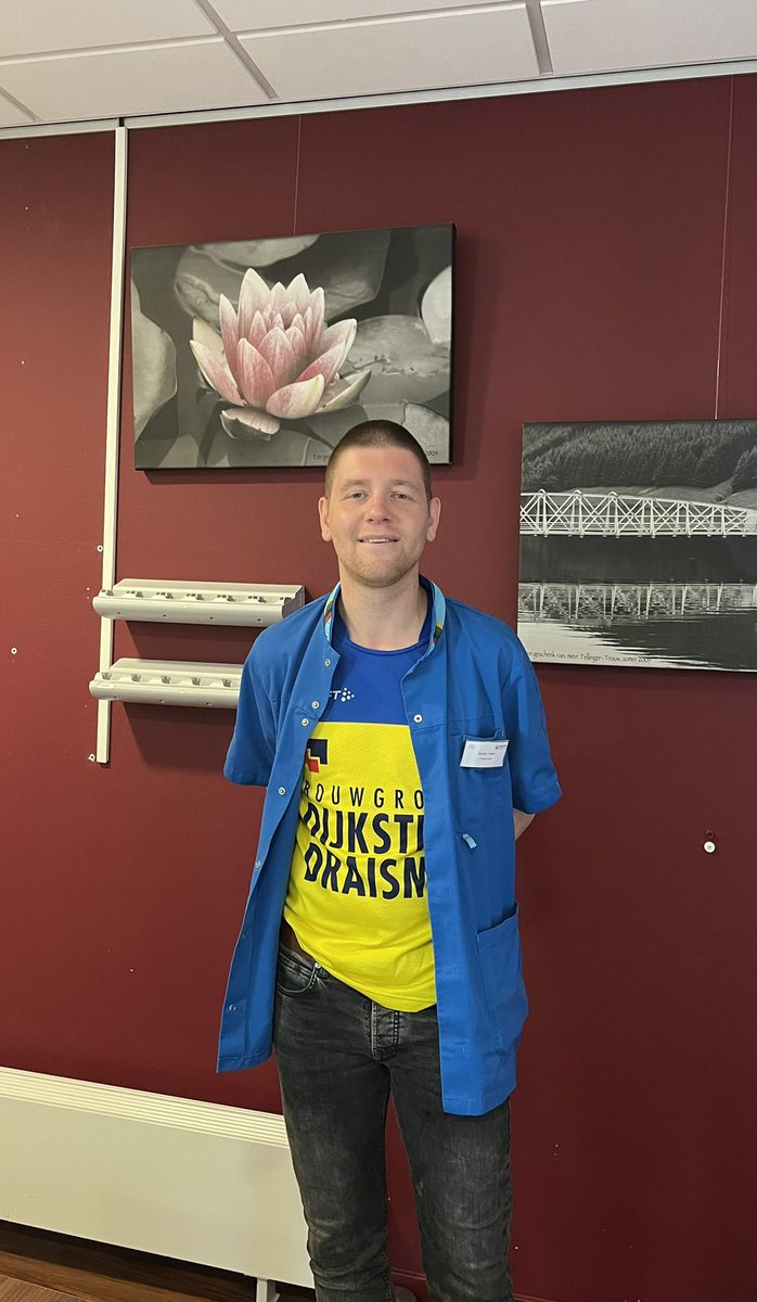 martijn_visser1's tweet photo. Ook een stukje Cambuur in de thuiszorg vandaag! #SCCDAY https://t.co/O6xggK09sV