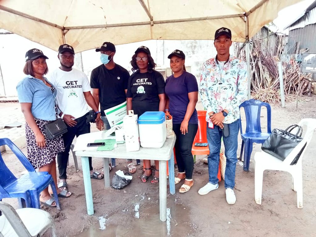 CDDWestAfrica's tweet photo. Day 3 of  CDD Vaccine uptake intervention in Nekede polytechnic Imo state as students receives Covid-19 Jab.

@HassanIdayat
@ISRAELADE2
#GetVaccinatedNigeria
#Vaccines https://t.co/ZbwQqWYXw2