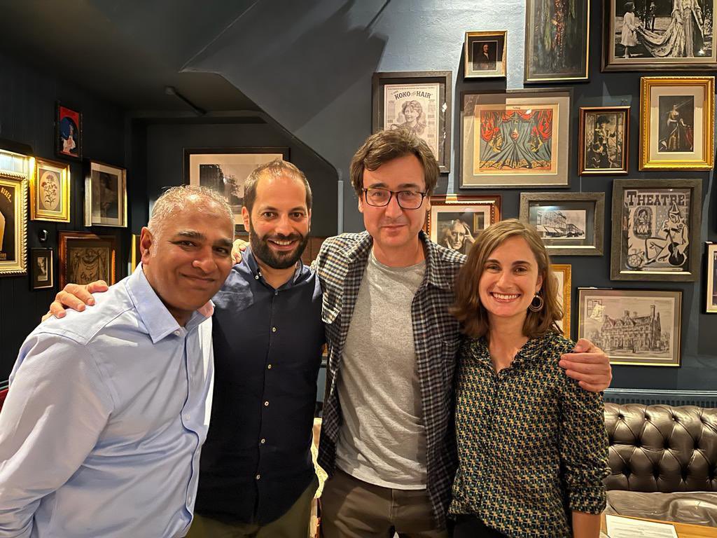 4.5 years gone in a minute, and now I am a Dr! Thanks so much to my supervisors Pank,  <a href="/CMichaeloudes/">C Michaeloudes</a> and @Tristan_AR, and to everyone who’s been there for me. It’s been good, bad, ugly and amazing!