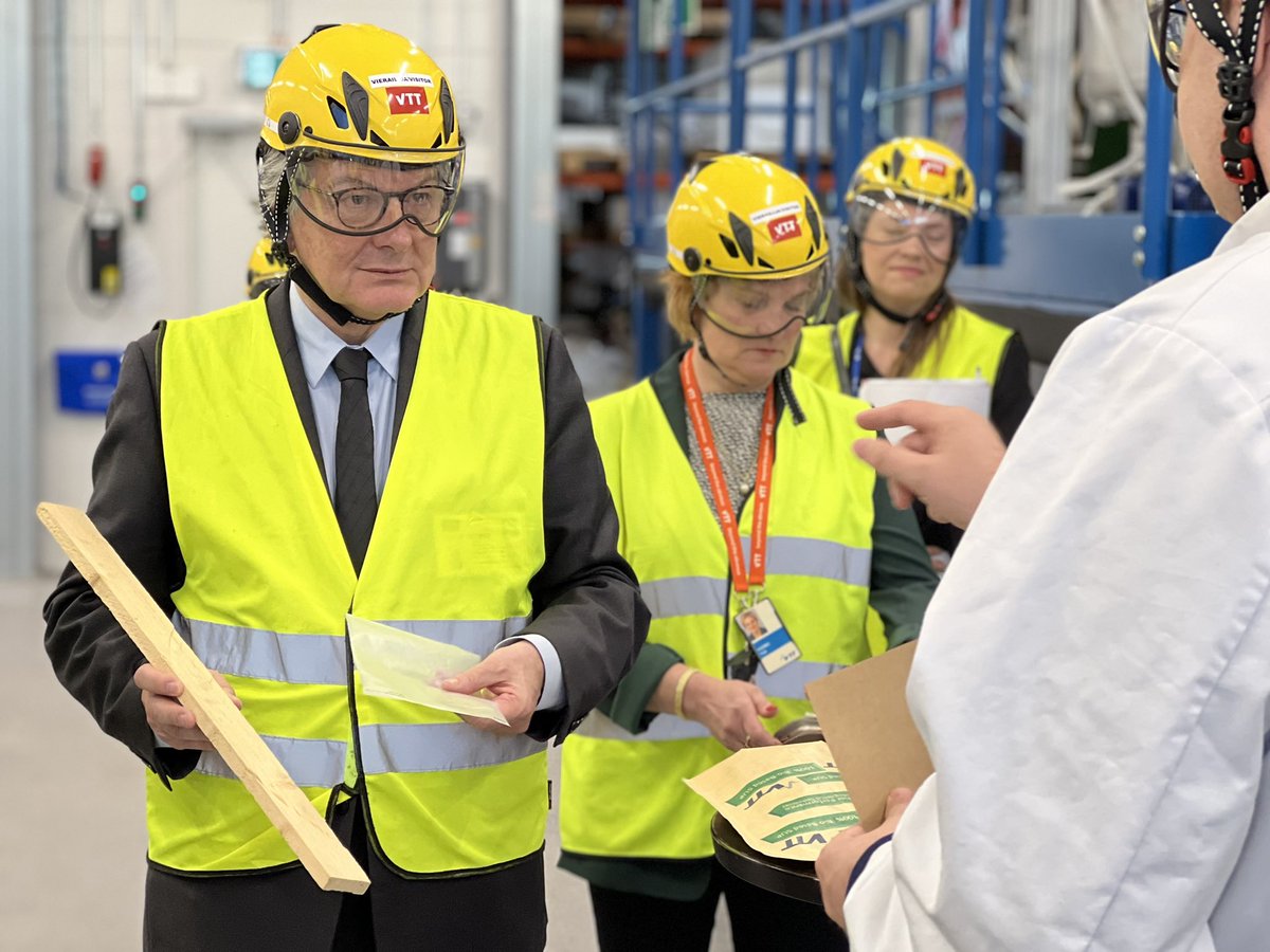 Impressive visit at VTT Technical Research Centre 🇫🇮

With its first 5-qubit computer, Finland contributes to Europe’s leadership in #quantum.

Excellent exchange also on innovative #renewable &amp; wood materials and technologies with skilled &amp; passionate researchers.