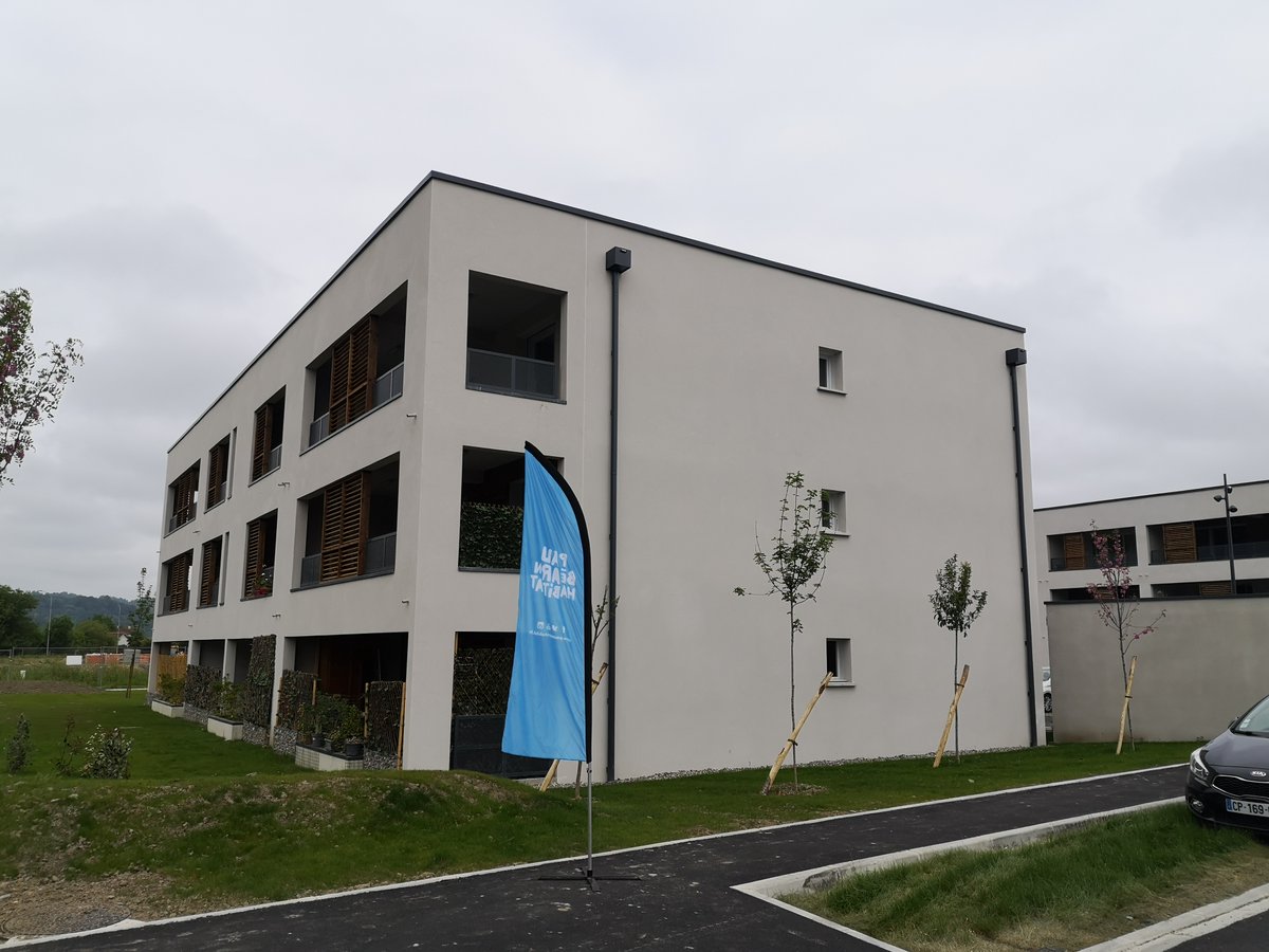 🏡📷Visite de la #résidence Carré Verdé à #Gelos avec les élus de la commune, les représentants de la Communauté d'Agglomération, <a href="/OSubra_Pau/">✨Olivier Subra✨</a> et l'architecte Valérie Despagnet. L'occasion de découvrir les lieux et de revenir sur le partenariat entre Pau Béarn Habitat et Gelos.