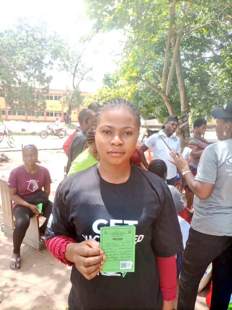 CDDWestAfrica's tweet photo. More insight into the day three Vaccination  exercise at  Nekede polytechnic as citizens  recieves their Covid-19 Vaccines.

@HassanIdayat
@JibrinIbrahim17
@oaaigbe

#GetVaccinatedNigeria
#Vaccines https://t.co/qYHhOBABbw