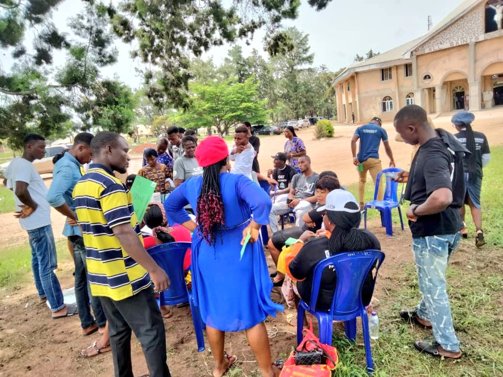 CDDWestAfrica's tweet photo. More insight into the day three Vaccination  exercise at  Nekede polytechnic as citizens  recieves their Covid-19 Vaccines.

@HassanIdayat
@JibrinIbrahim17
@oaaigbe

#GetVaccinatedNigeria
#Vaccines https://t.co/qYHhOBABbw