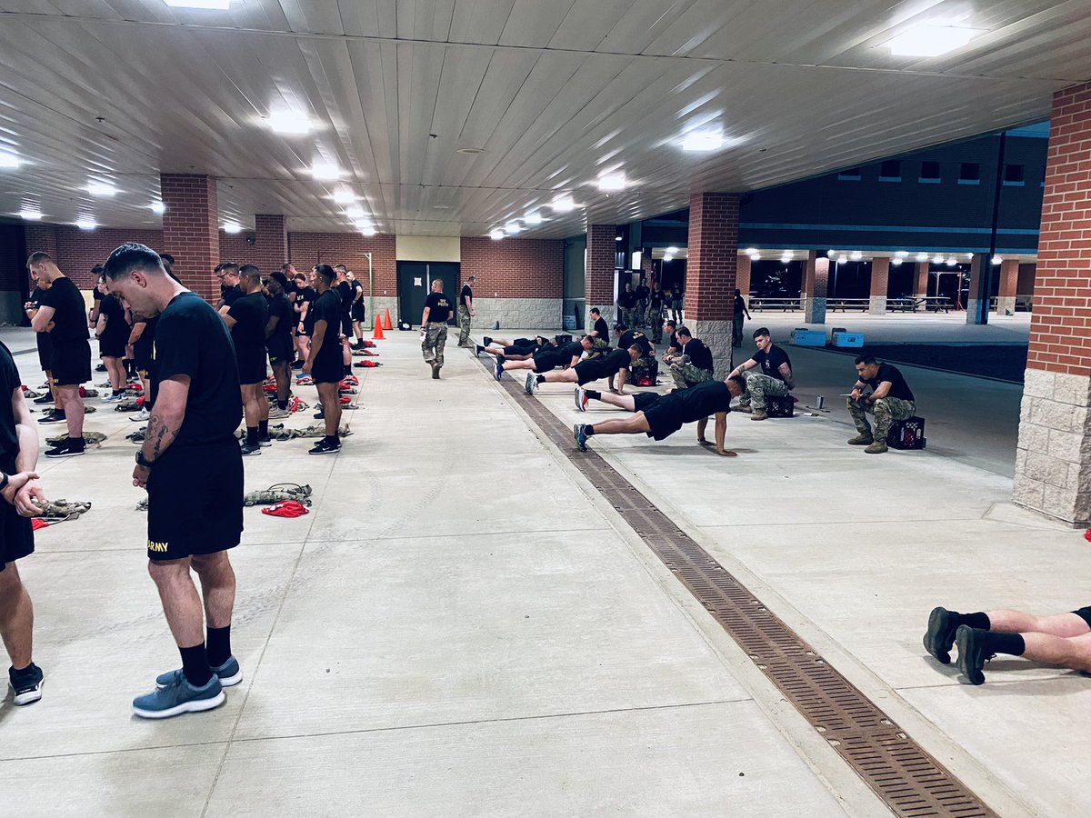 Official_Sapper's tweet image. #HappeningNow Class 007-22 is kicking. Cadre and students are fired up to get back in the swing of business. LETS GO!!! #SLTW #ETR @169EN_Battalion @1stENBDE @USAEnReg