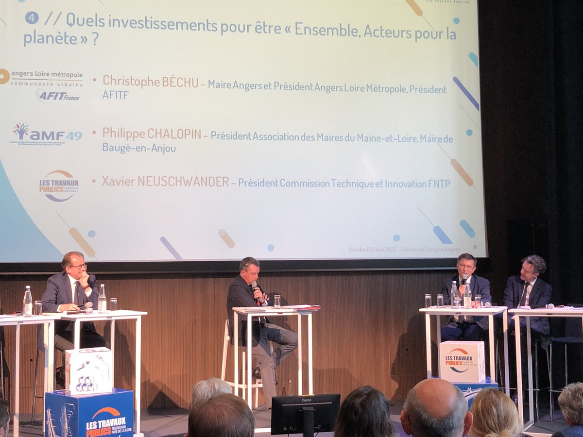 jbboury's tweet photo. [RDV #Collectivités et TP #ActeursPourLaPlanete ] ENSEMBLE, Acteurs pour la planète @PaysdelaloireTP @chalopinbauge @ChristopheBechu
Quels investissements? Être pragmatique, soyons intelligents. https://t.co/xlt9qp34ML