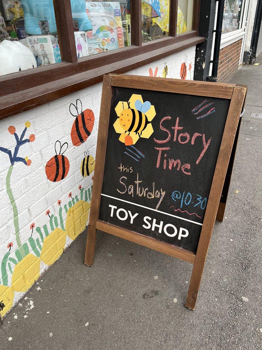 Storytime tomorrow at 10:30!  Bilingual and with some colouring/crafting to hang around for. 👍🏻