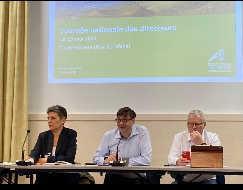 [🤵‍♀️🤵‍♂️Journées nationales des directeurs des #Chambagri] Le réseau mobilisé dans un contexte de crises et de #GuerreEnUkraine pour apporter le meilleur service autour de trois enjeux :
➡️le revenu des agriculteurs
➡️le changement climatique
➡️les attentes sociétales