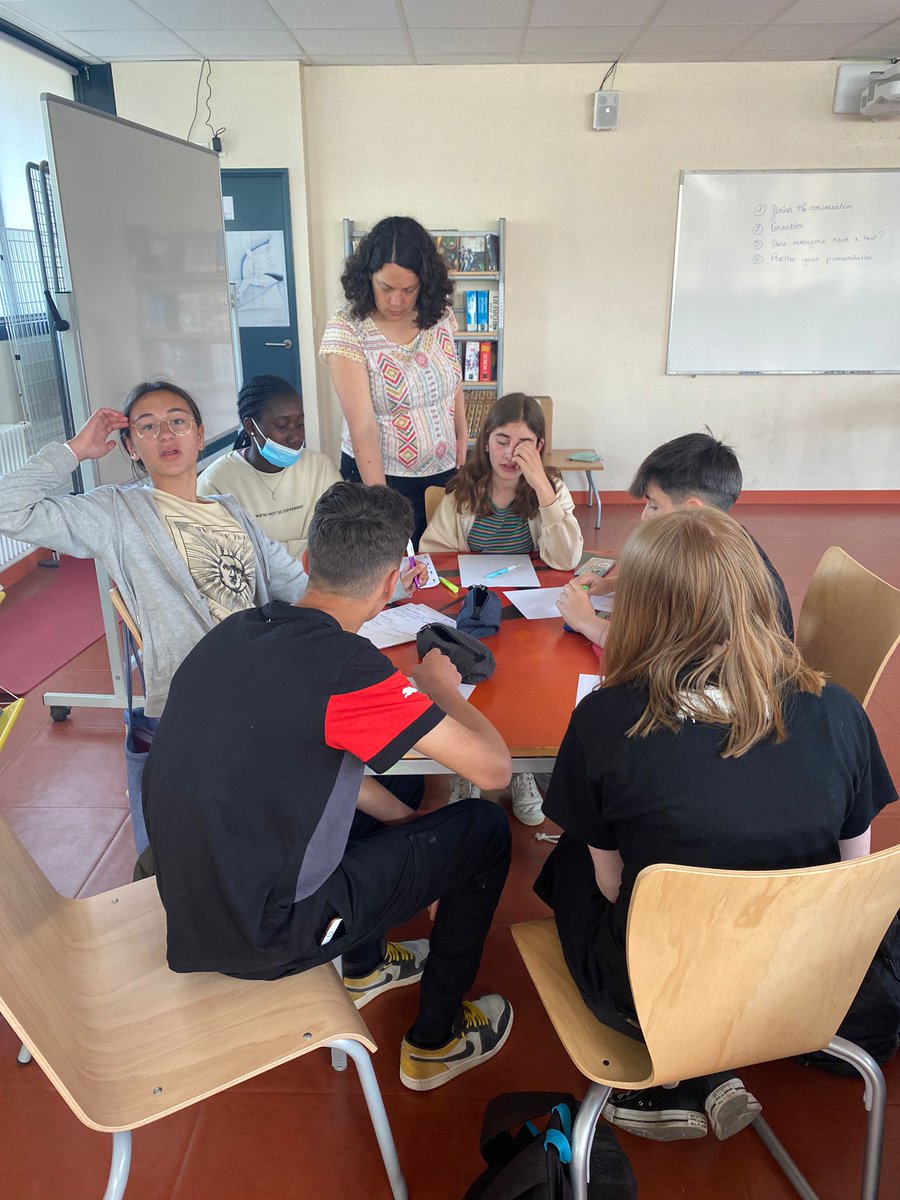 with_active's tweet image. After a relaxing day in Paris, today it&apos;s been had work at the radio workshop. The show is almost ready for this evening! @sepiegob @erasmus_project