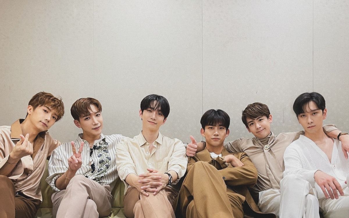 applejying's tweet photo. 2PM데뷔5000일축하해
#투피엠sbn_데뷔5000일
2PM만나서매일행복해
#2PM_5000DAYS 
하루빨리6명이서콘서트해줘 https://t.co/iYbQJoFBub