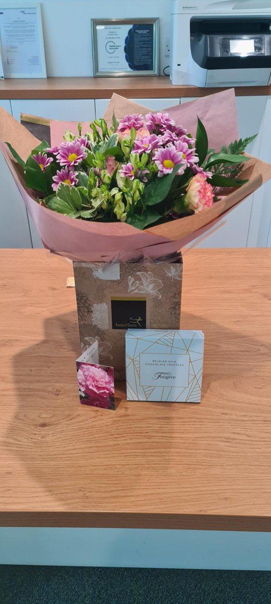 What wonderful clients we have in our centre #thankyou!
Good luck for the future to our CM Lucy Miller who has moved on to new adventures. Have a great weekend everyone! 
# weekend #basepoint #crowborough #officespace #bestclients