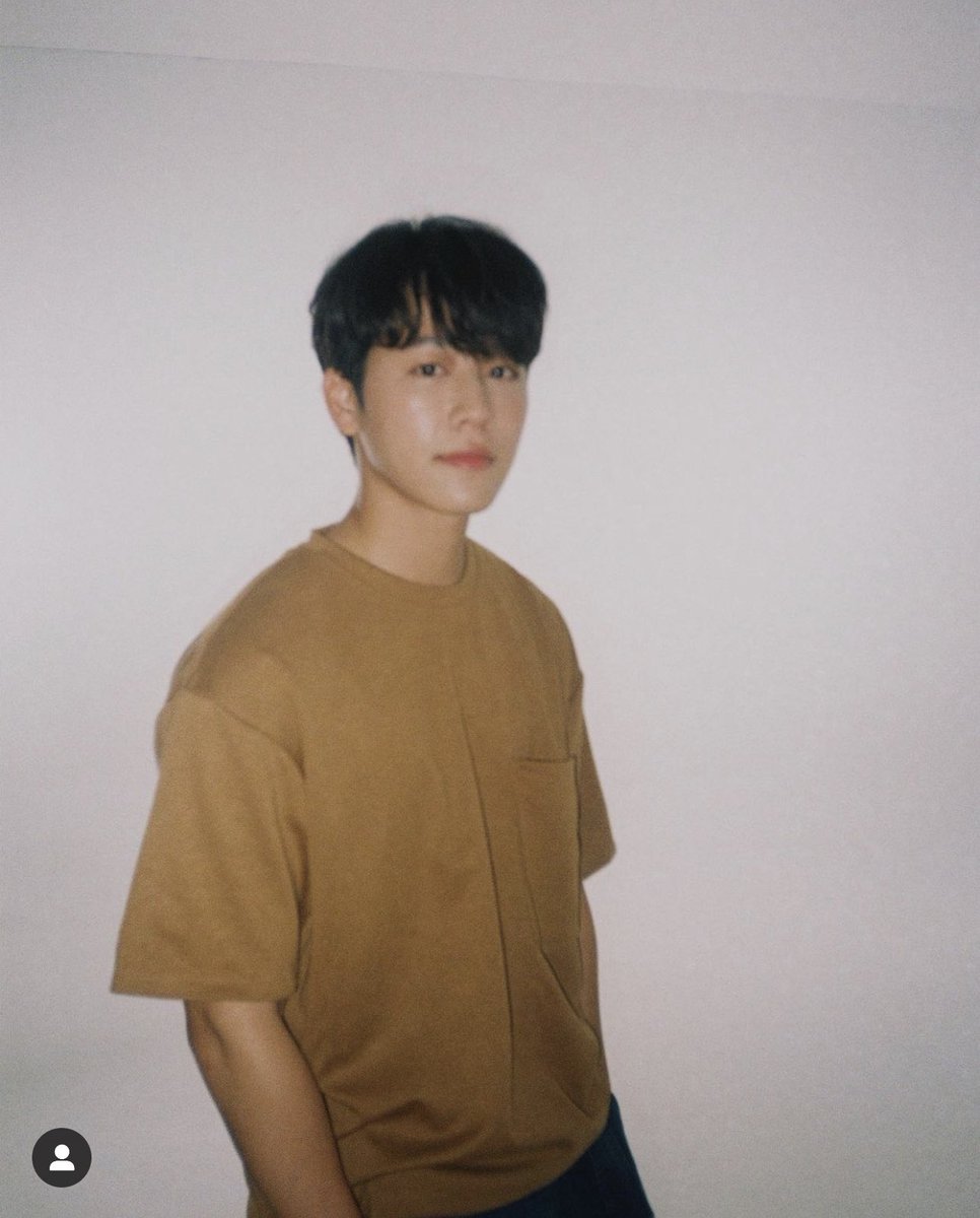 19teennine's tweet image. หยิ่นวอร์กับกล้องฟิล์ม เป็นอะไรที่เลอค่าสุดๆ💍💐 #yinyin_anw #warwanarat @warwanarat @yinyin_anw