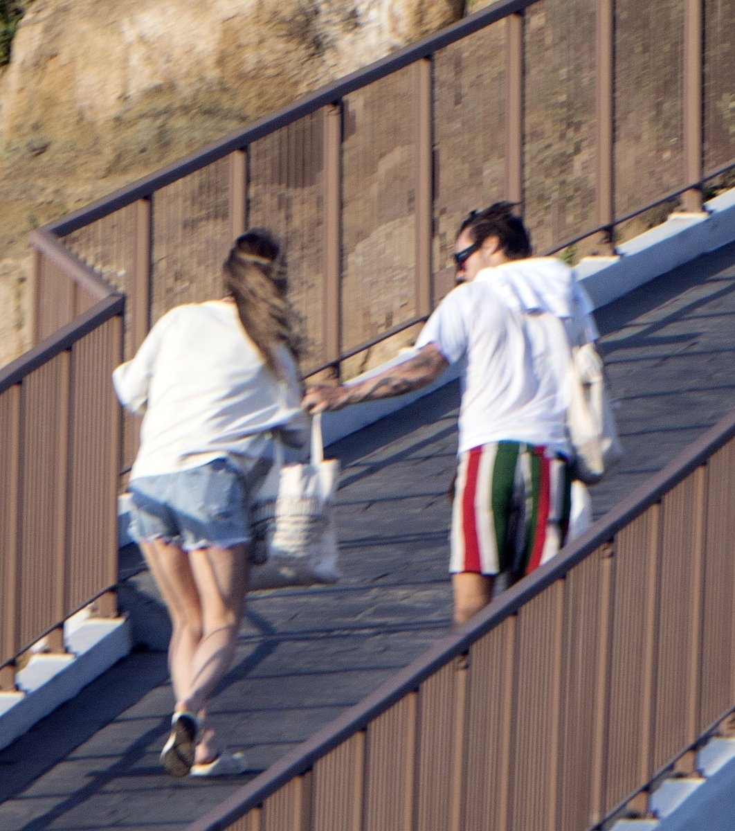 Holiviaa1's tweet photo. More of Harry Styles &amp; Olivia Wilde out in Italy - May 10😭😭 https://t.co/ANnT6hFmlM
