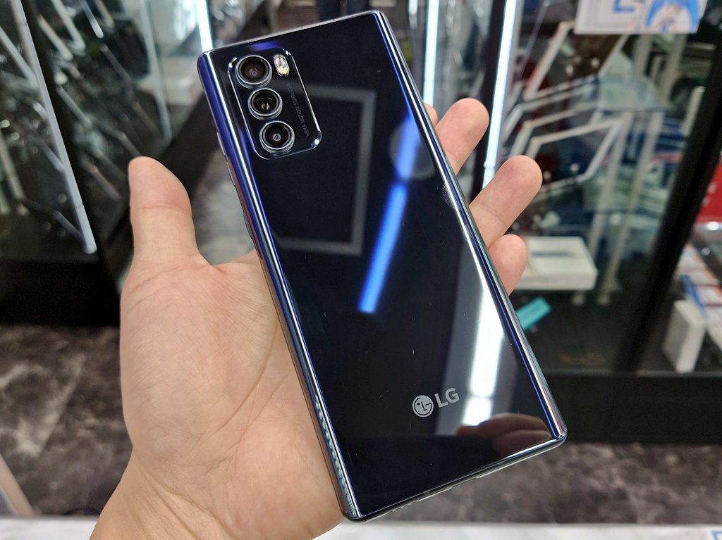 イオシス公式 on X: "☆翼あるスマホ☆ LG Wing 5G LM-F100N 128GB