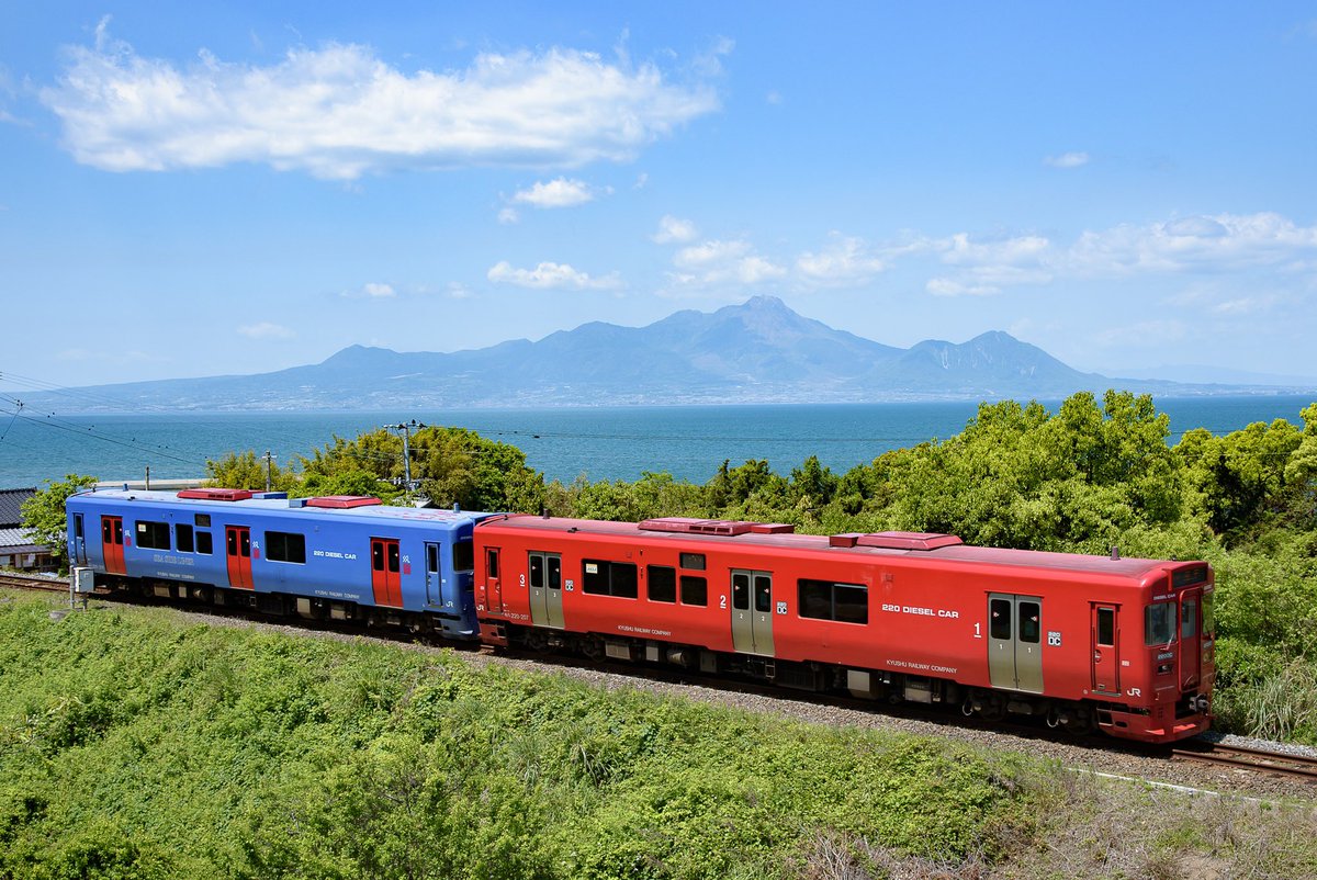 wa_ta_lu's tweet photo. #レイルグラフィ

熊本の海沿いを走るカラフルなローカル鉄道 https://t.co/xjDjMhjOtl