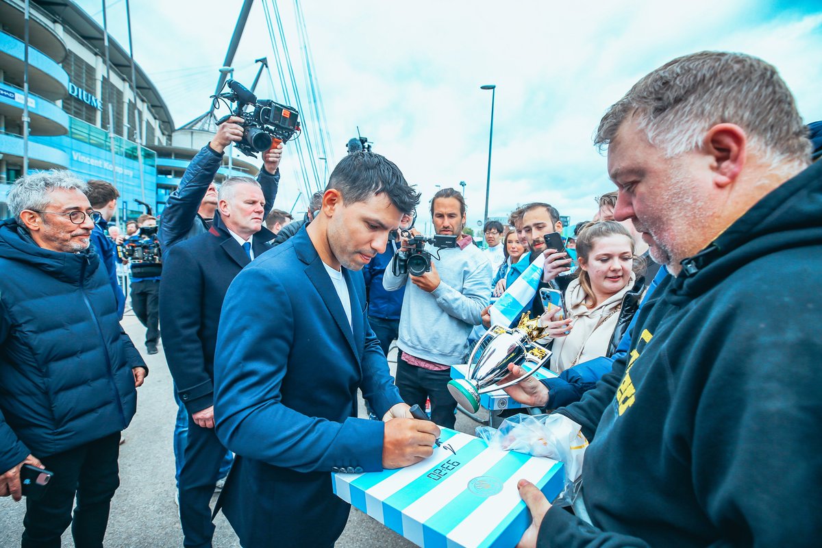 ManCity's tweet photo. Sergio, Sergio! 🎶

#ManCity https://t.co/uczjAEw8NP