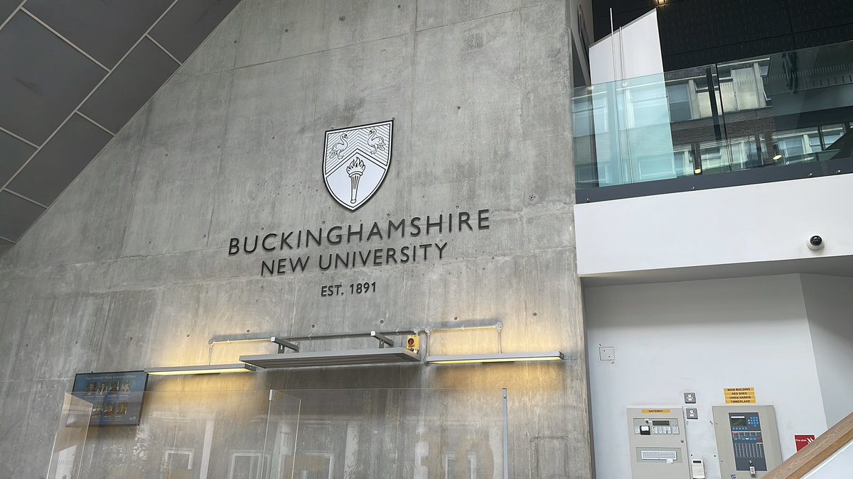 Yesterday I visited @BucksNewUni to deliver a presentation to their <a href="/BucksSport/">Bucks Sport</a> master students.  On how Performance analysis is used in football. Thanks for having me