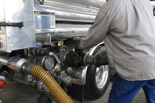 LiveHcb's tweet image. Selecting the best loading rack layout for any particular site requires thought and planning. David Morrow reports on a recent project for OPW.

Read more here: hcblive.com/loading-arms-s…

#loadingrack #transportation #hazardousgoods