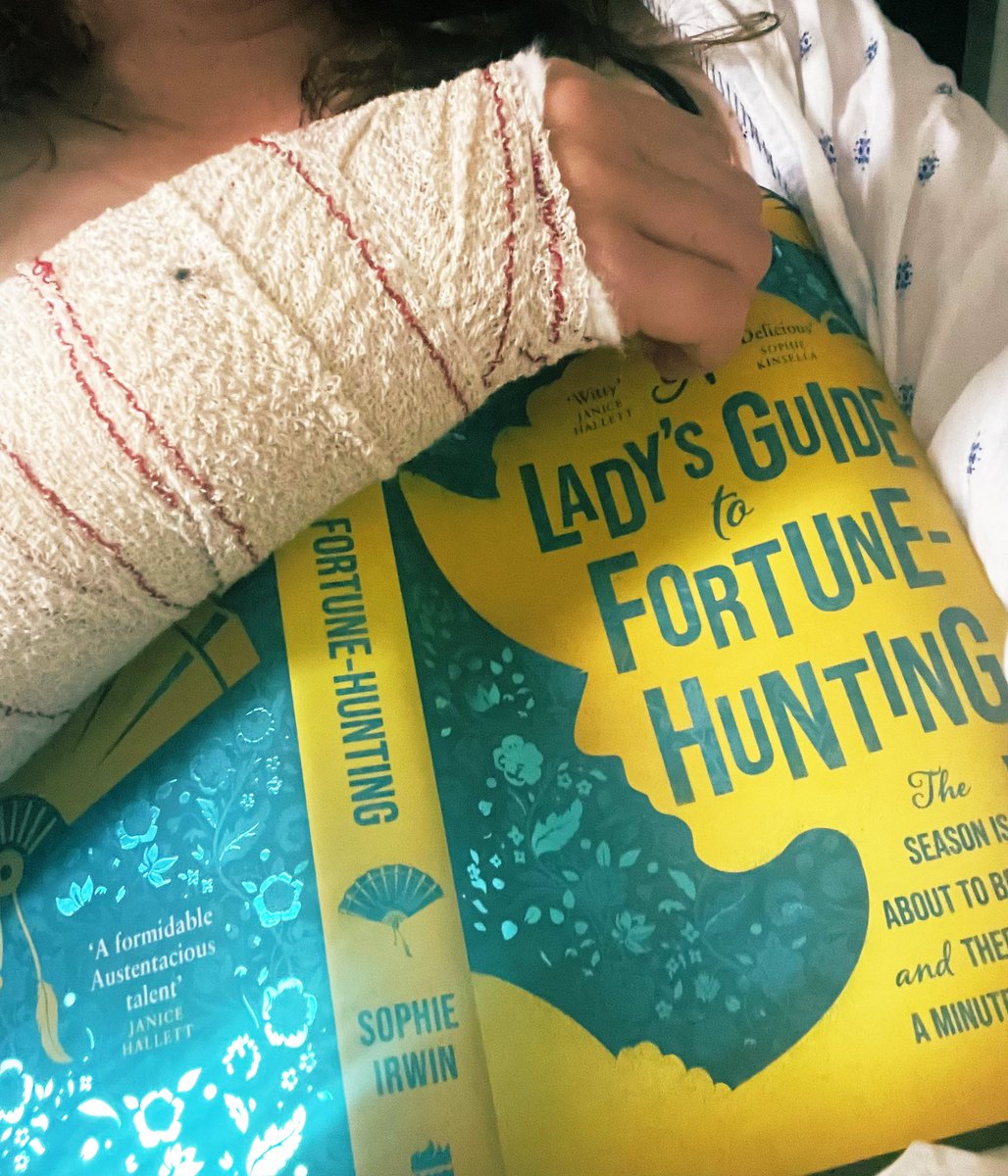 Dannihoo's tweet image. Gentle reader, I have a titanium wrist, a simply glorious book to read, and two purring cats keeping me company, so things are looking up. 📚 #Surgery #LadysGuide #AmReading
