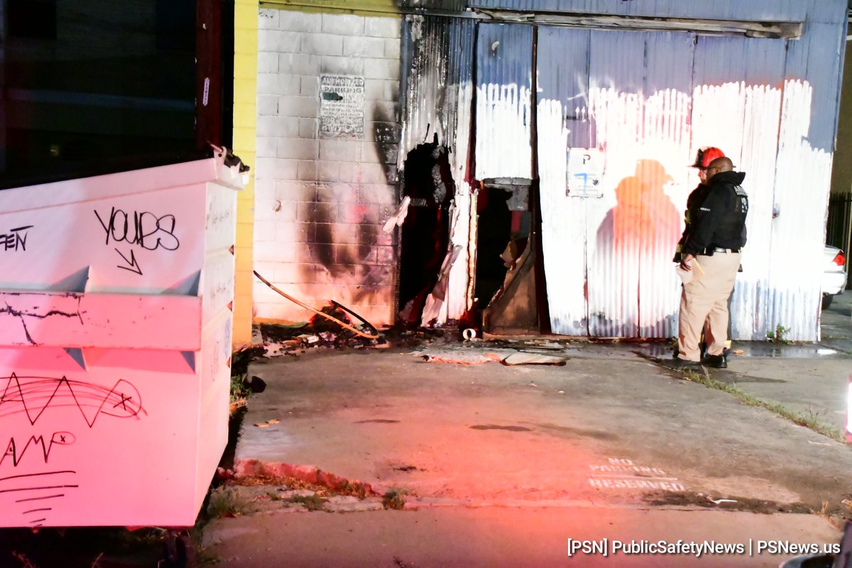PSNews_Sac's tweet photo. #EARLIER #StructureFire #Midtown
Jazz Alley between 25th and 26th Streets
Just before 11 p.m. Thursday, crews responded for a fire in the area of J and 25th. Crews found an exterior fire. A male subject was camping in the corner where the fire started.
#TransientRelated https://t.co/Eo3PlhTA9y