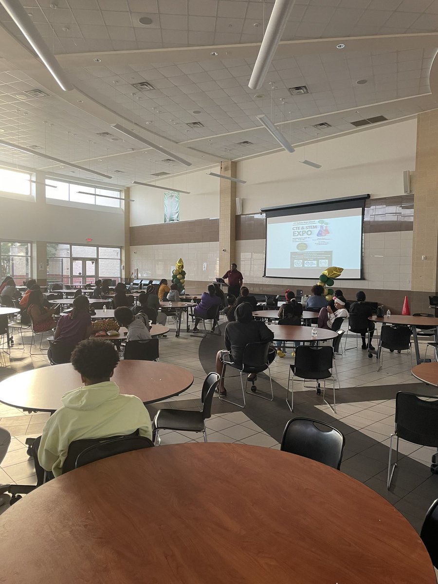Late post: This past Tuesday <a href="/NXTGenGEARUP/">NXTGen GEAR UP DeSoto</a> presented its last Parent U series for the year to 9th &amp; 10th grade parents covering grad req’s. <a href="/mya_asberry/">Mya Asberry, Ed.D</a> @desotoisdengage <a href="/CounselorsDeisd/">DeSoto ISD Counseling Department</a> <a href="/DeSotoISDCTE/">DeSoto ISD Career & Technical Education/CCMR</a> <a href="/NathanJenkinsII/">Nathan Jenkins</a>