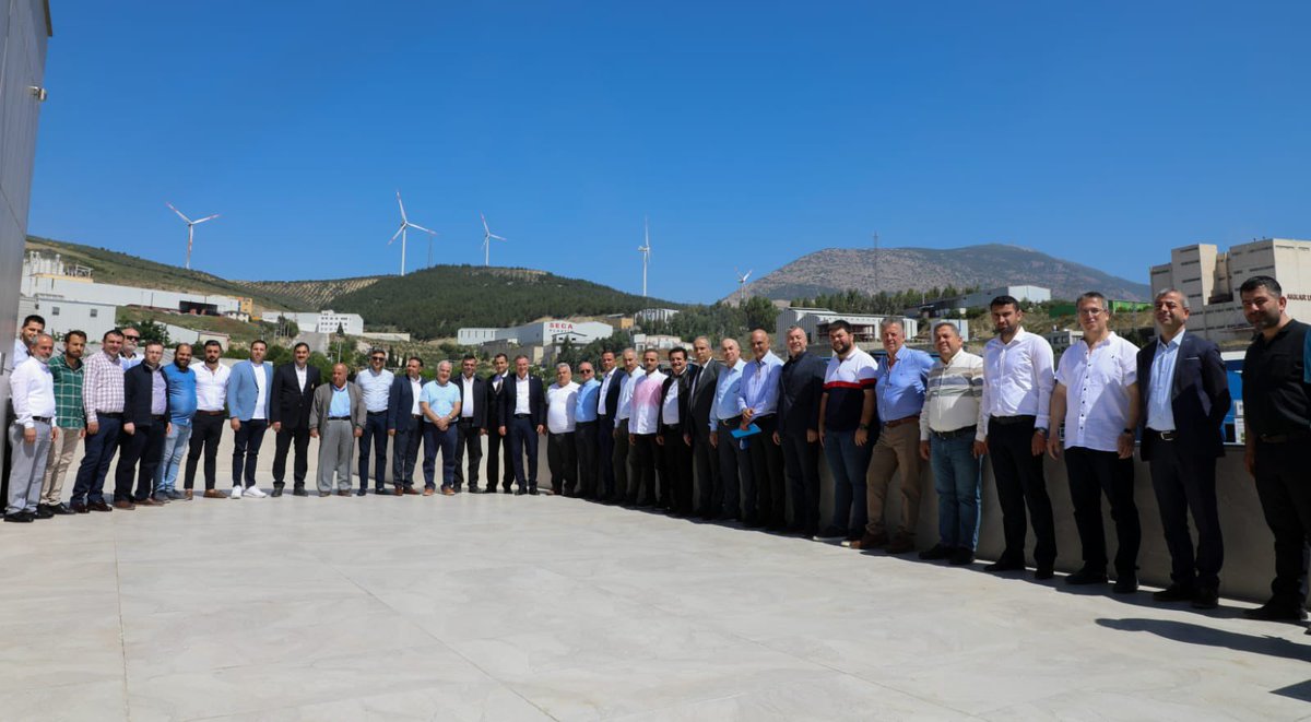 Antakya Organize Sanayi Bölgesi idari bina ve ticari alanlarının açılışını gerçekleştirdik. OSB yönetim kurulu başkanı Tahsin Kabaali ve yönetimine çalışmalarında başarılar diliyorum.