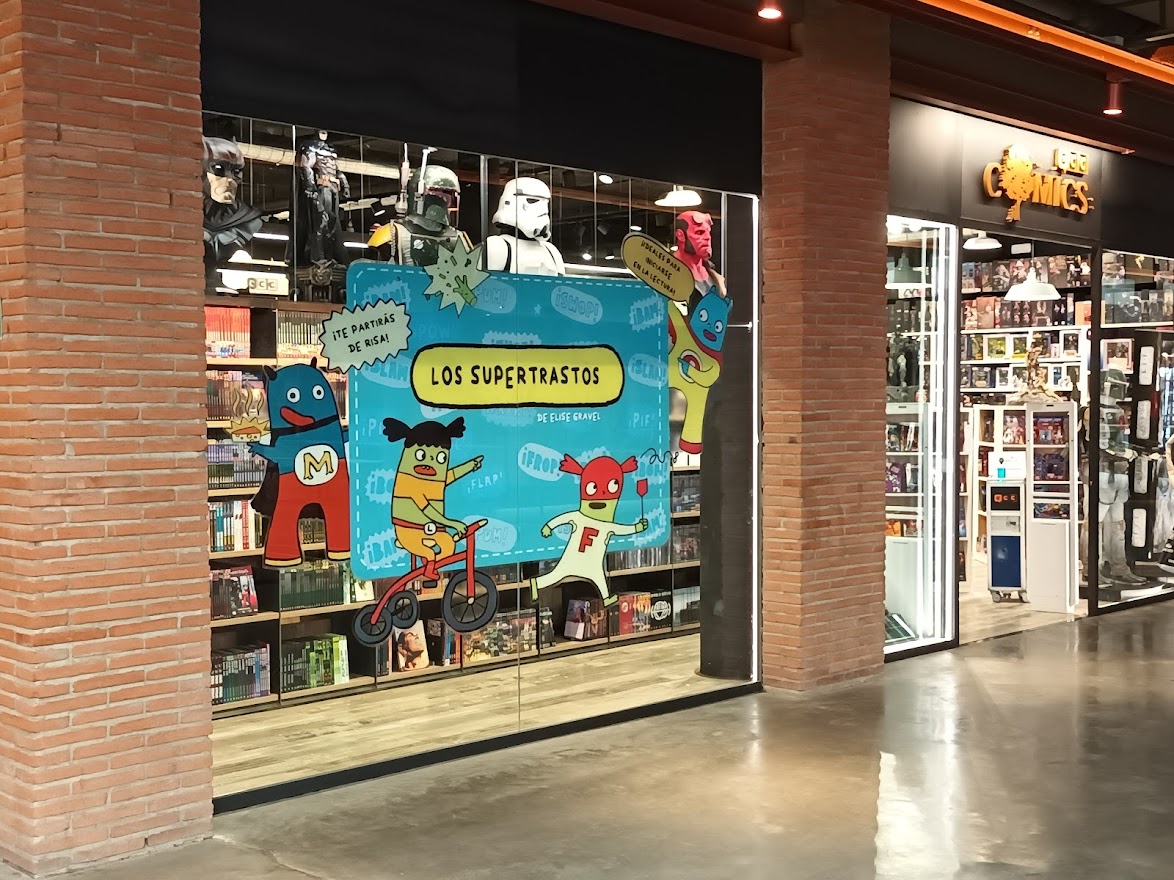 eccediciones's tweet photo. ¡Los #Supertrastos de @EliseGravel están en la #TiendaECCCómics de #XMadrid!
Los superhéroes más traviesos de @KodomoComics os animan a descubrir Trampa de queso, el primer volumen de sus aventuras. ¡Protagonizado por #Supermomo!
https://t.co/e0tyNf3YNu https://t.co/tvw3pw8OoS