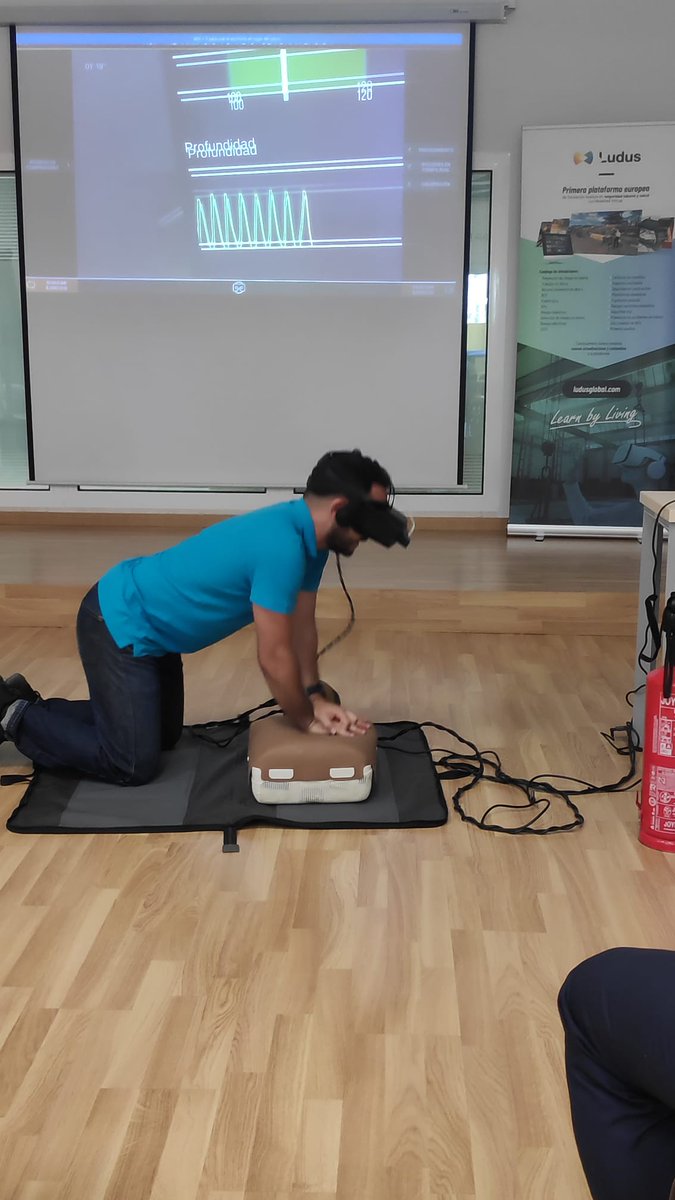 ludusglobal's tweet photo. "Gracias por el día que nos has hecho pasar Sergio, es un placer asistir a tus jornadas de entrenamiento." Iván B - Técnico en PRL @GrupoPreving
Podemos marcar la formación de ayer como misión cumplida ✅🎓
#FormaciónPRL #RealidadVirtual #LearnbyLiving 🥽 https://t.co/Pt6Z8vSCZX