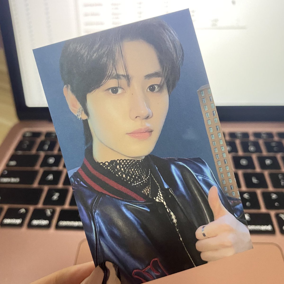 pshxpjs_'s tweet photo. #buysniely 🛒
— #EnhaOutletFEEDBACK 💌
hii, @ENHAOUTLET ! Hoonie arrived safely po ! tysm for the vv smooth transaction <3 ‘til our next 🧸 https://t.co/yZw4nRlSRp
