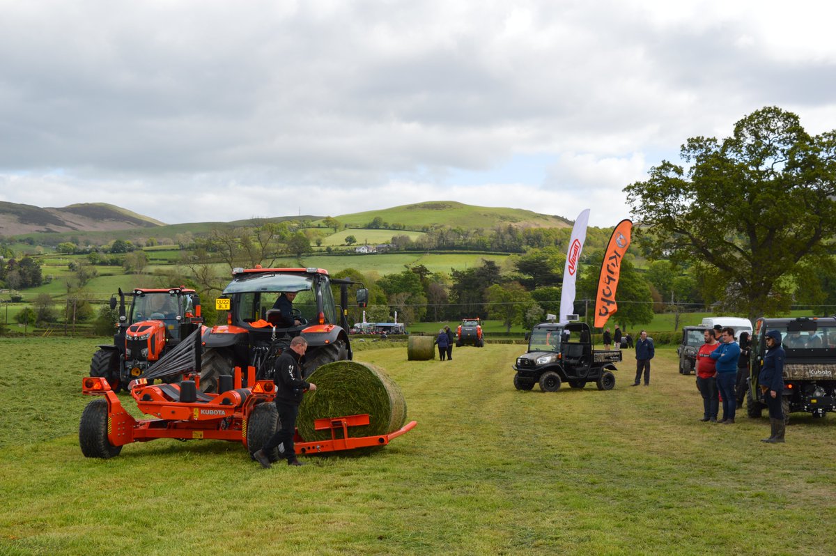 LesleyInnes3's tweet photo. What a day @clwyd2020 yesterday, hosted @colegcambria Llysfasi. Great to see the future farmers &amp; foresters and the machinery in action...WOW what a demonstration by all inc @HughesBrosAgric @KubotaUK &amp; @EmyrEvansMassey @AGCOcorp https://t.co/GYPpQeikn5