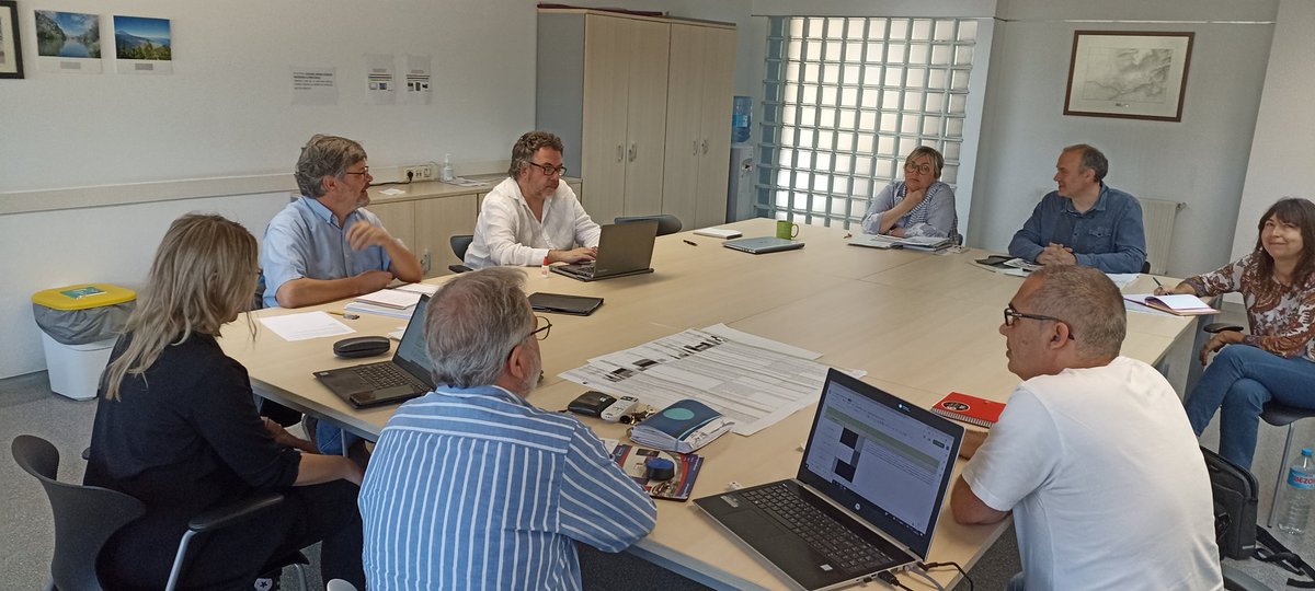 AaronGutierrezP's tweet photo. Avui reunió de seguiment projecte #ADAPTOUR Que bé tornar a dinàmica de reunir-nos en persona!! @Jules_C_Wilson @SalvadorAntonC @APRuss_tarraco @OSaladie1971 @fgonzalezre @SunsiHuertas @xavidelclos @wilbert_dh @benizar81 @albafontbarnet @AnaPastor91 @AlbaVianaL @isabelpaulino82 https://t.co/0nO8UKebIe