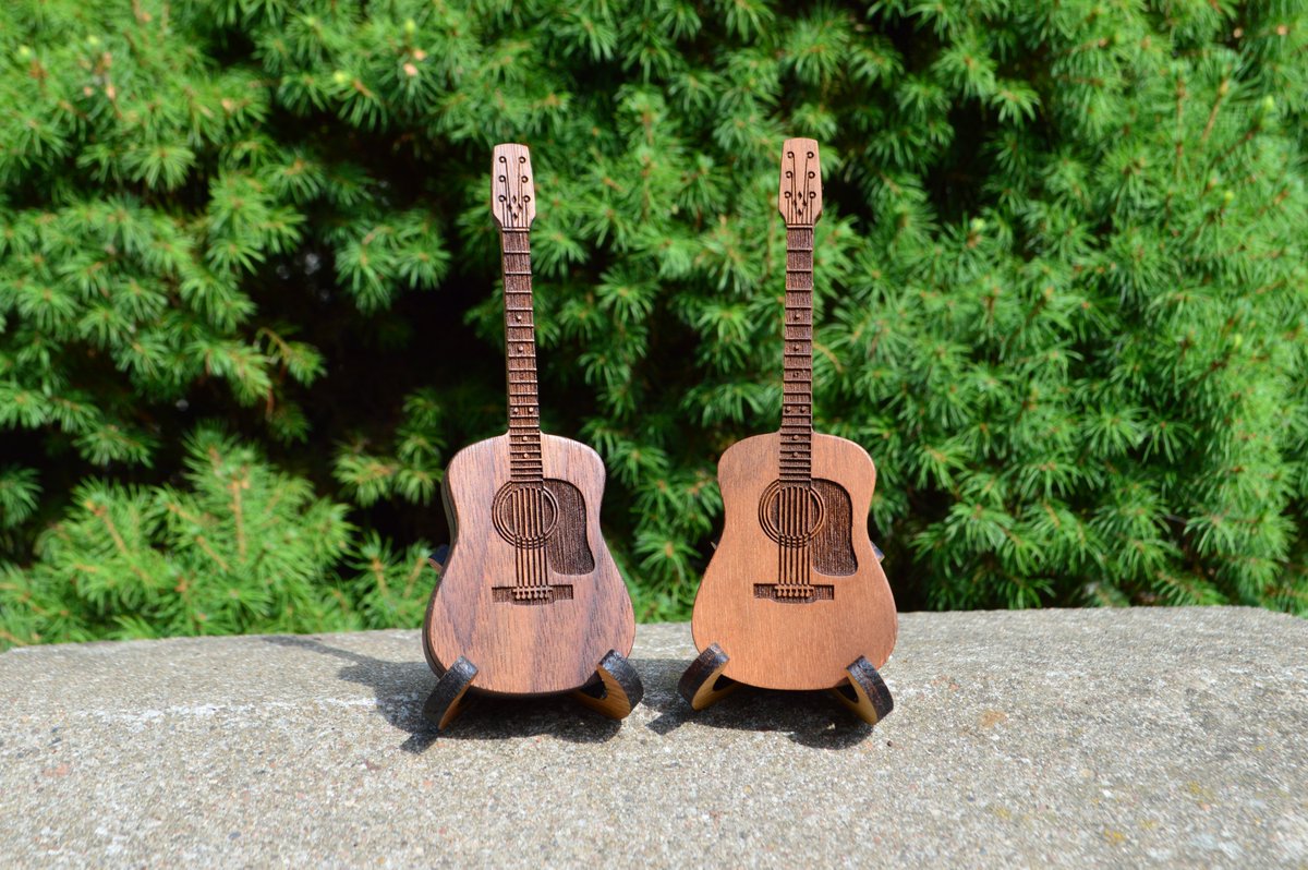 LesaKalina's tweet photo. Guitar box for pick with custom personalization for guitar player gift
https://t.co/piygeFGLib
#pick #pickholder #guitarpick #guitar #pickbox #personalizedgift #gifts #guitargifts #guitarplayer https://t.co/V9tgCYeBXy