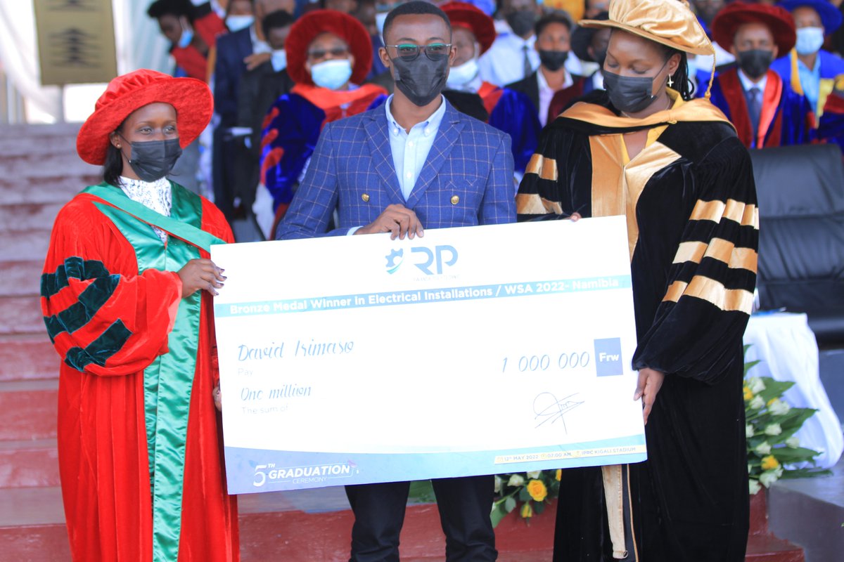 Huye_College's tweet photo. During the #RP5thGraduation Ceremony, The Principal of IPRC Huye Lt. Col. Dr. @TwabagiraB who led the Rwandan Delegation to Swakopmund-Namibia for the recent WorldSkills Africa Competition shared the experience gained from it. Contestants from Rwanda came back with three medals. https://t.co/F0KSFCIKbf