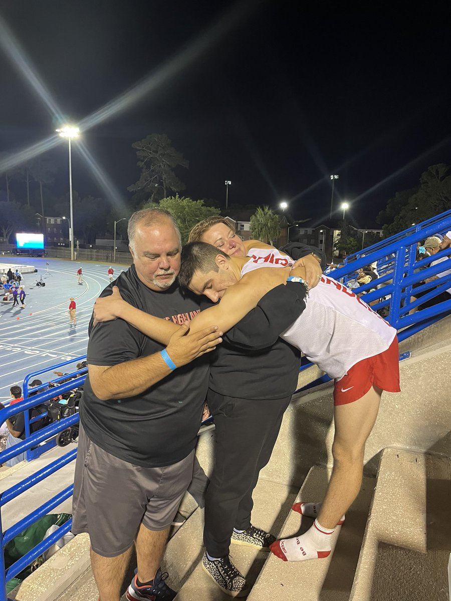 LHPSXC's tweet photo. Josh Webster takes down 41 year old school record in 3200 in final race at state meet. What an ending! https://t.co/tqowjb1GuN