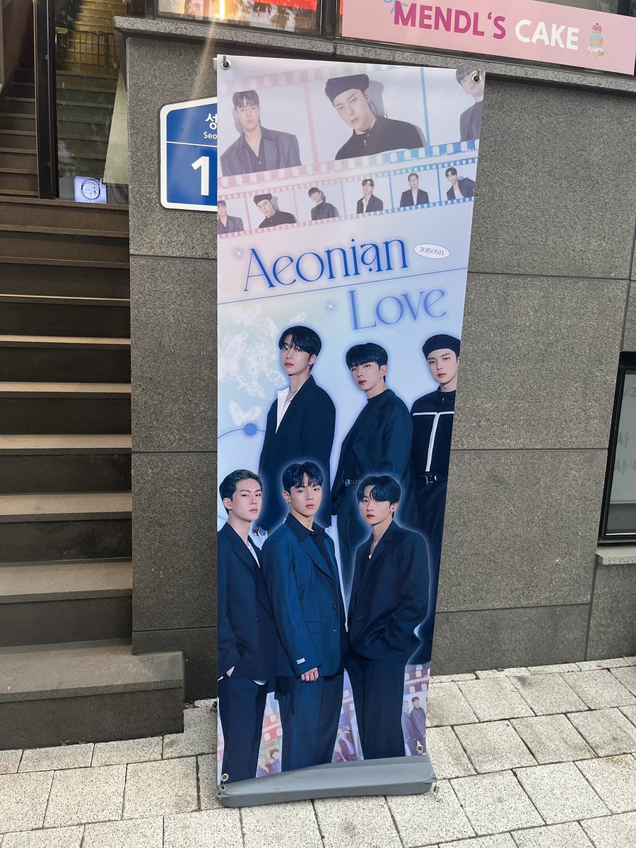 kkakji_bebe's tweet photo. 시월에서 만난 몽베베 친구들과 부스 연남까지 클리어!  
찐찐찐막 끝! 맘이 풍요로워지는 하루🤍 https://t.co/uLehv7Wonv