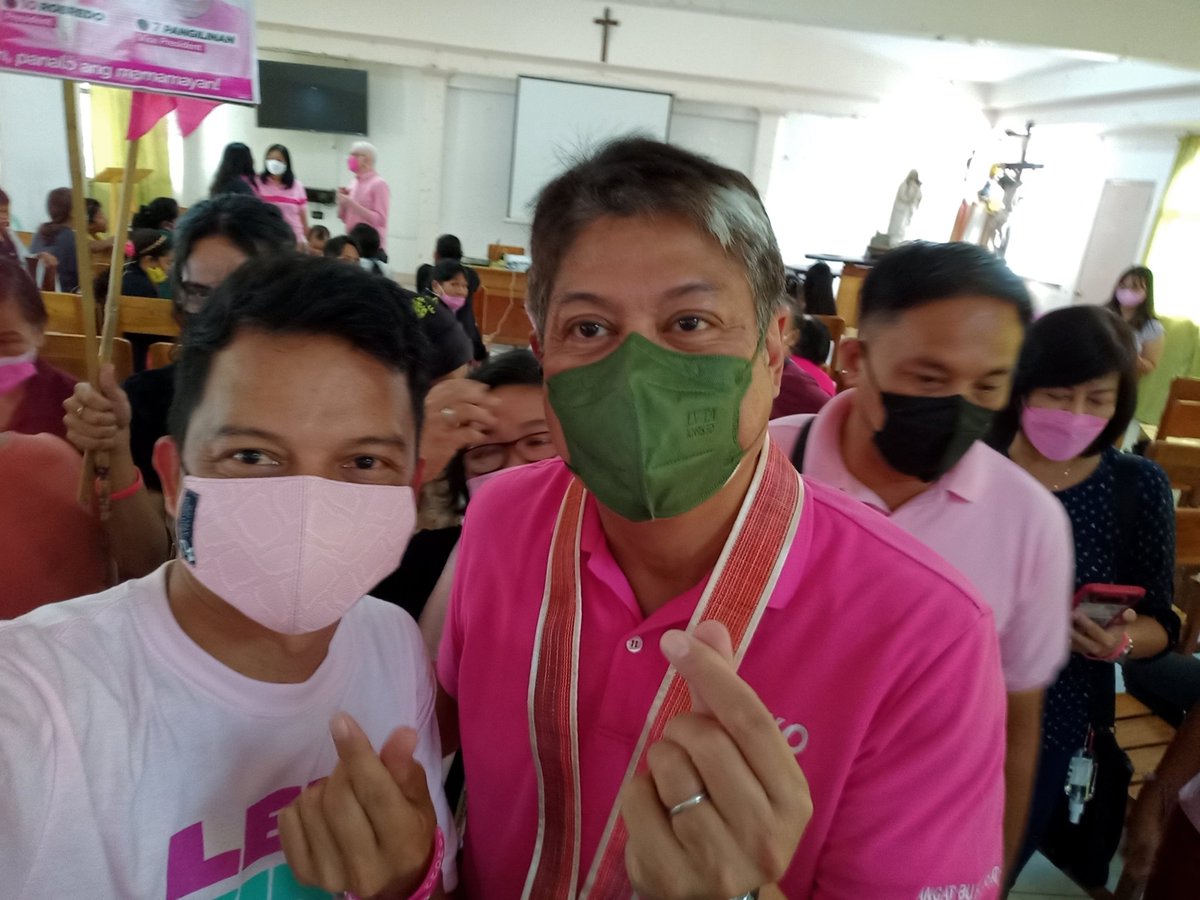 chris03859926's tweet photo. Tayo si Leni!🌸
#TuloyTayoParaSaLahat 
#LeniKikoPasasalamat 
#TayoAngLiwanag https://t.co/iYVT0Bz9Zh