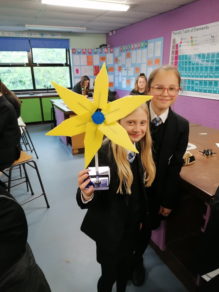 Abersychansch's tweet photo. An exciting week for our Year 7 pupils with a visit from @EESWSTEMCymru #StemCymru Pupils were given the task of building their own wind turbines and had to generate as much electricity as possible! 💡⚡️Da iawn all👏 a great session! Diolch StemCymru! https://t.co/i13WYc1bKB