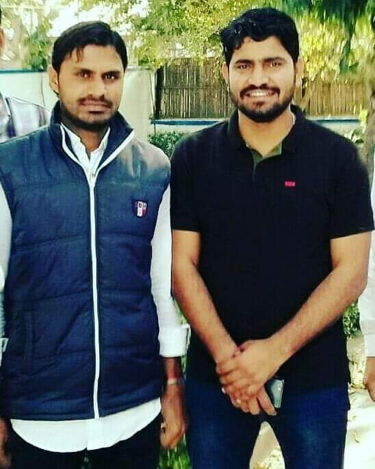 AjayJat05's tweet photo. जन्मदिन की बहुत बहुत बधाई व शुभकामना��ं भाईसाब @VijayBeniwal_ 🎂🎂🌹🌹
@RLPINDIAorg @RandeepChoudhry https://t.co/Z5z01vN98f