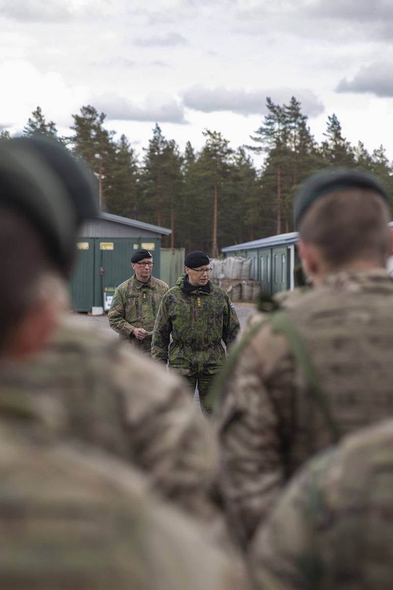 Maavoimat's tweet photo. Nousujohteinen ja intensiivinen #Arrow22 on päättynyt. Vahvat kansalliset tavoitteet ja kansainväliset harjoituskumppanit muodostavat jatkossakin toimivan kokonaisuuden #maavoimat mekanisoidulle harjoitukselle. Kiitos osallistujille! @KarjalanPR @PorinPR #pspr 🇪🇪🇬🇧🇺🇲🇱🇻🇫🇮 https://t.co/cvC3PFs2Wo