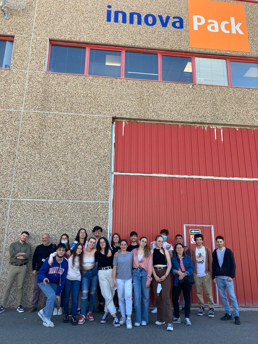micod_cat's tweet photo. Amb l'alumnat de Gràfica Publicitària de l'@Escola_LaGaspar hem fet una nova sessió d'Ecodisseny a l'empresa #InnovaPack, on diferents professionals han parlat de Materials i Disseny Estructural de Packaging. Descobrim la potència del Packaging a la Conca d'Òdena!
#ConcaTech #TTT https://t.co/E9AcAtVwco