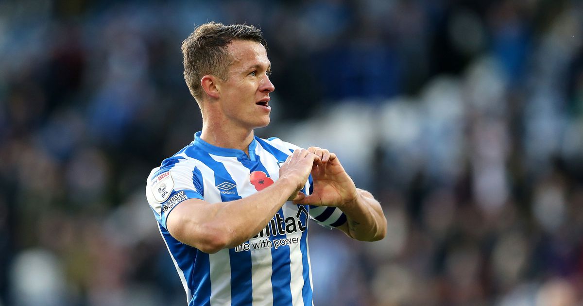 Marr66Andy's tweet photo. Sky Sports pundit tips Huddersfield Town as 'slight favourites' to reach Championship play-off final https://t.co/U23IViszzb https://t.co/h8LuLusgBB