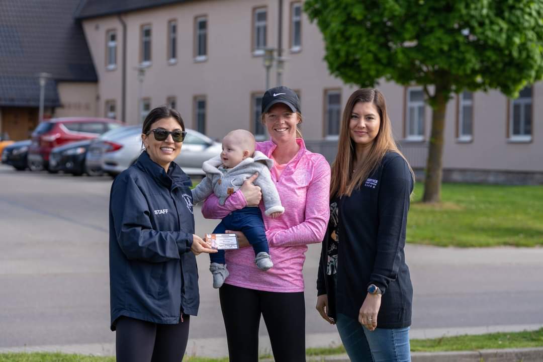 Servicecu's tweet photo. #USAGAnsbach celebrated #MothersDay with a special 5k run, with a great turnout from families, soldiers and civilians. Afterward, runners participated in a raffle and Brandy P. from our Ansbach branch was there to award the prizes. #DefenseCU #KnowYourMil #CUDifference https://t.co/kuJWhNmdS3